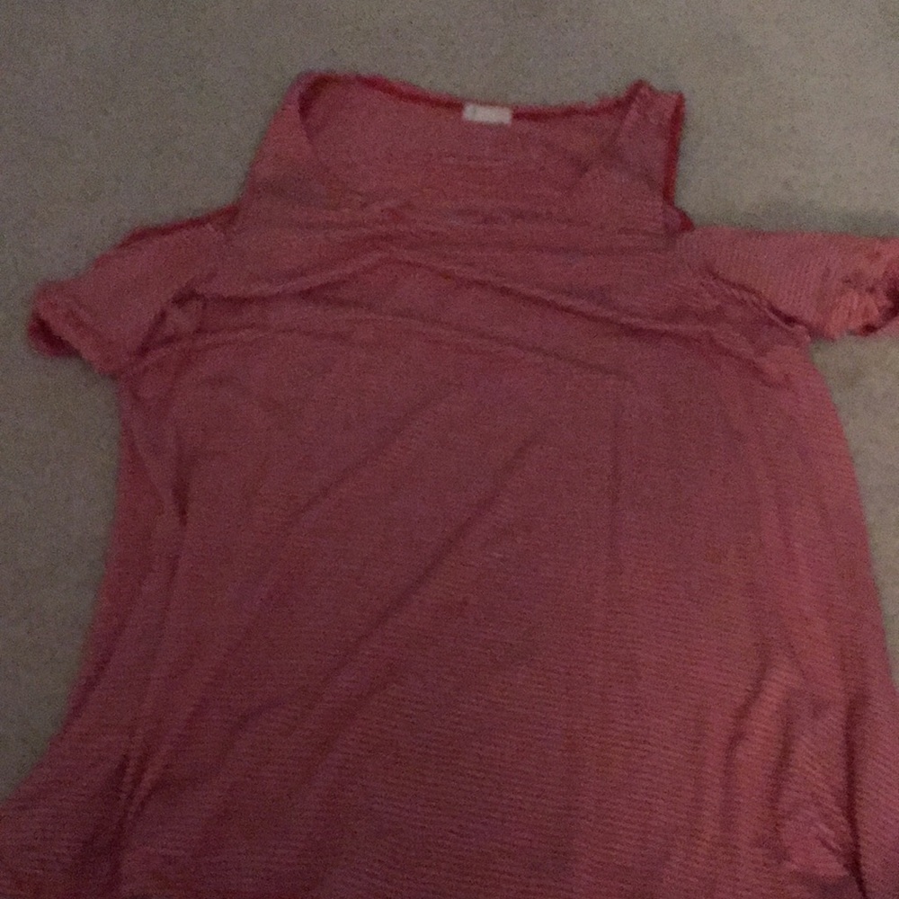 Rid striped cut out shoulder shirt
